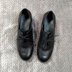 NWOT Born Leather Oxford Womens Shoes